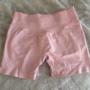 Pink Seamless Scrunch Butt Biker Shorts – High Waist, Stretchy, Gym/Workout